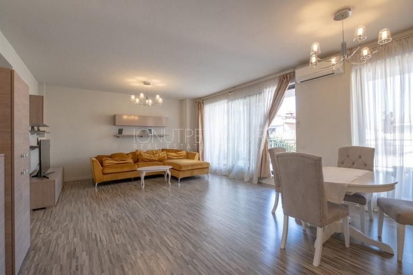 Apartament cu 3 camere semidecomandat, mobilat în Pipera