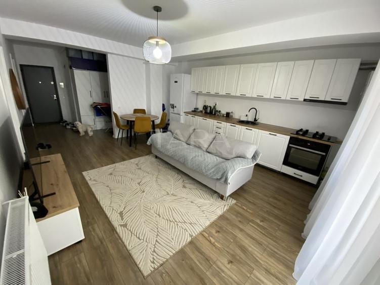 Apartament cu 2 camere semidecomandat, mobilat în Baciu