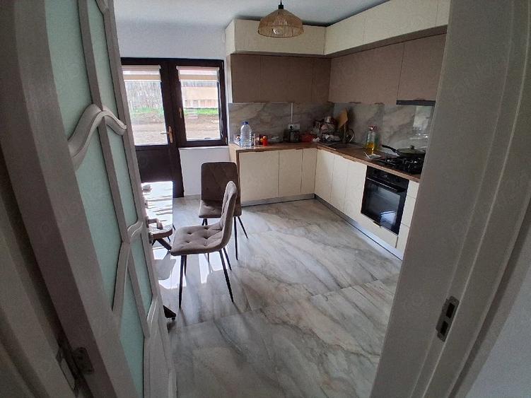 Casă cu Teren 640 Mp în Central