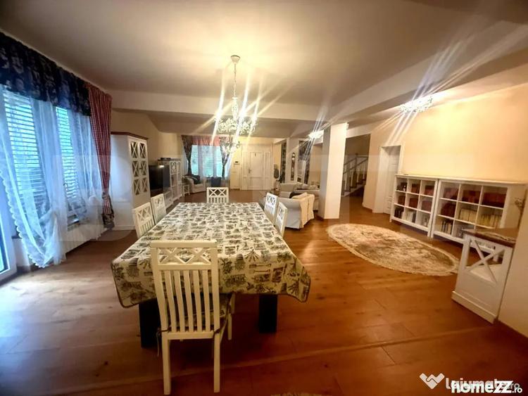 Casă cu 4 camere cu Teren 700 Mp în Central