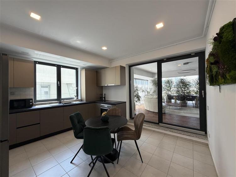 Apartament cu 3 camere decomandat, mobilat în Herăstrău