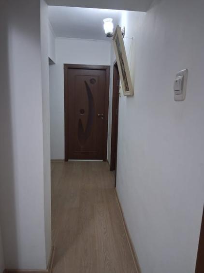 Apartament cu 3 camere decomandat în Spital
