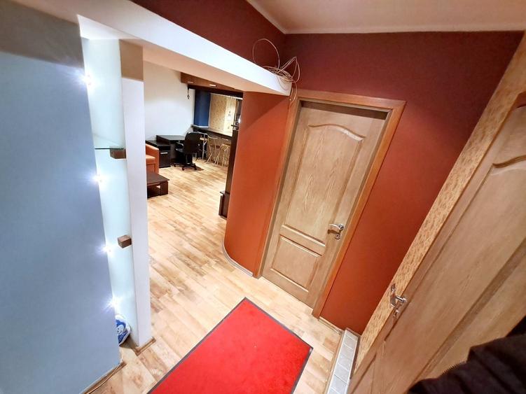 Apartament cu 1 camere, mobilat în P-ța Unirii