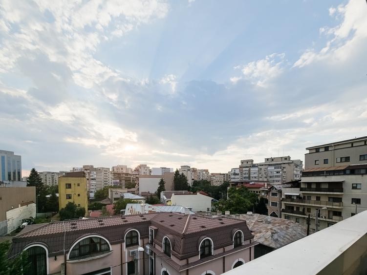 Casă individuală cu 9 camere cu Canalizare în Tudor Vladimirescu