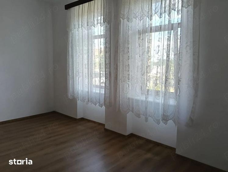 Casă cu 3 camere cu Teren 1989 Mp în Lenauheim