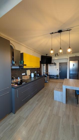 Apartament cu 3 camere în Zorilor
