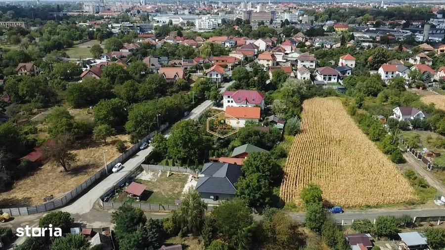 Teren de 560 mp, în Bercu Roșu