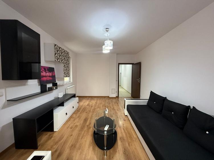 Apartament cu 2 camere decomandat, mobilat în Central