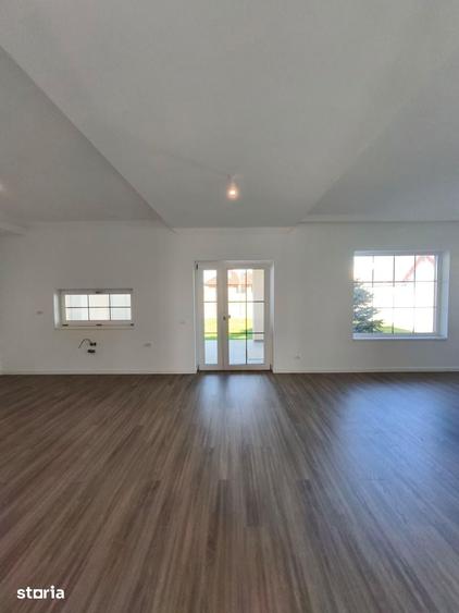 Casă cu 4 camere cu Teren 668 Mp în Sânandrei