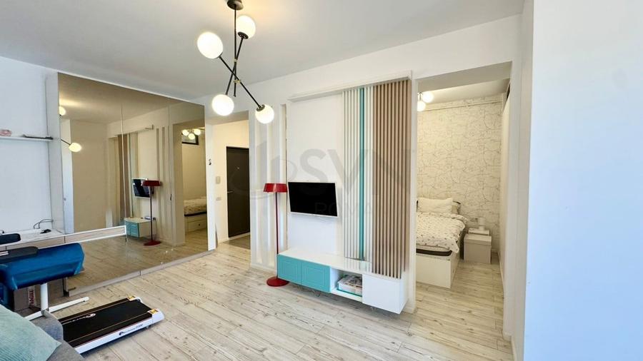 Apartament cu 2 camere semidecomandat, mobilat în Tei