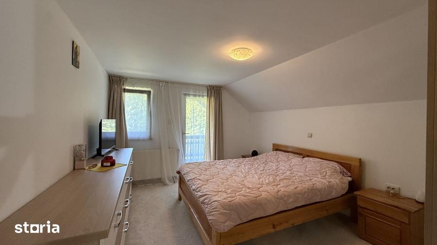 Casă cu 4 camere cu Teren 3000 Mp în Sadova