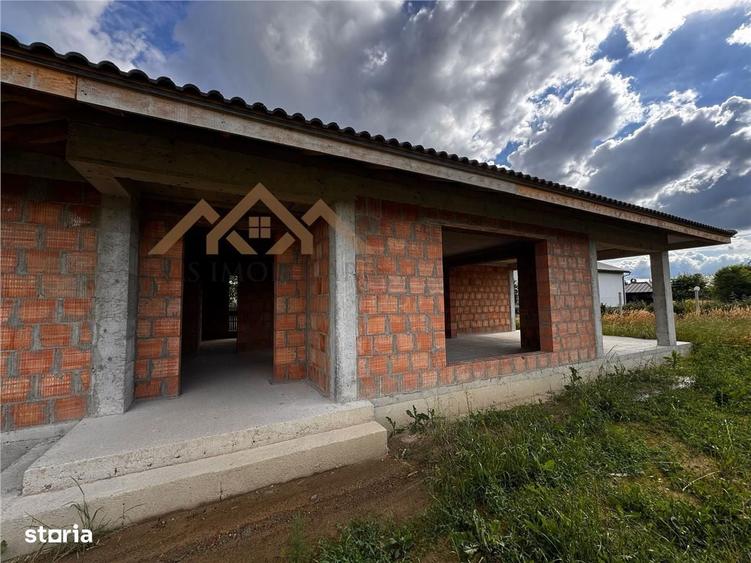 Casă cu 4 camere în Ocoliș