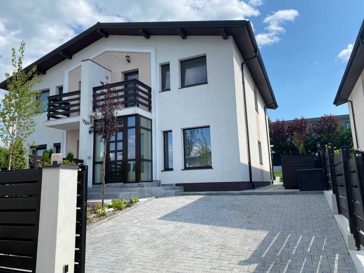 Casă cu 4 camere în Bucium
