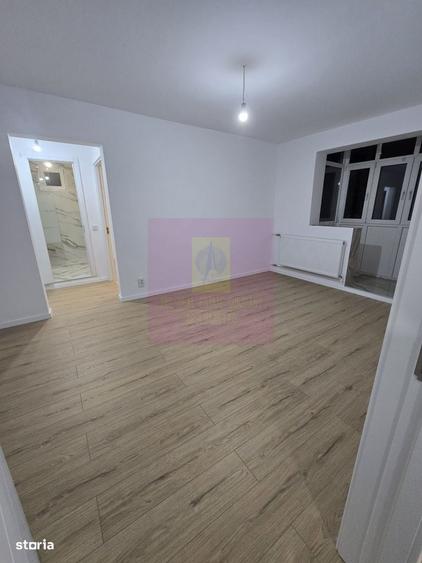 Apartament cu 3 camere semidecomandat în Giurgiului