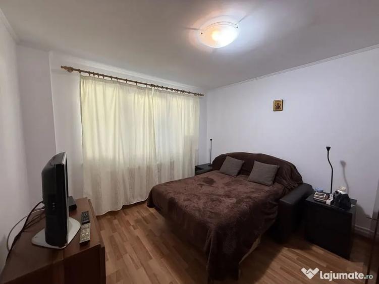 Apartament cu 4 camere decomandat în Ultracentral