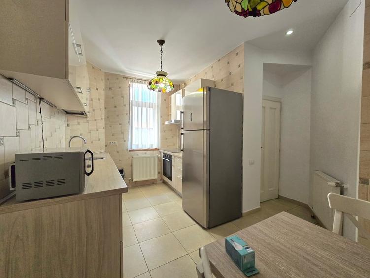 Apartament cu 5 camere în Aviatorilor