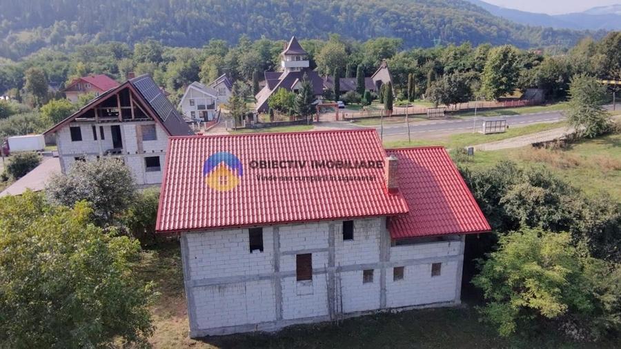 Casă individuală cu 5 camere cu Teren 1688 Mp în Pângărăcior