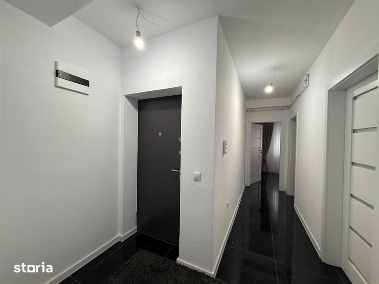 Apartament cu 3 camere decomandat în Trei Stejari