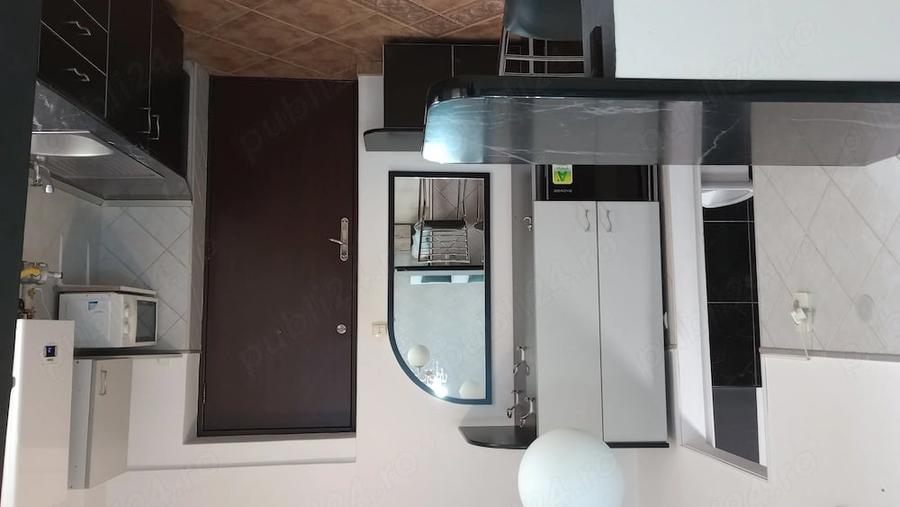 Garsonieră semidecomandată în Central