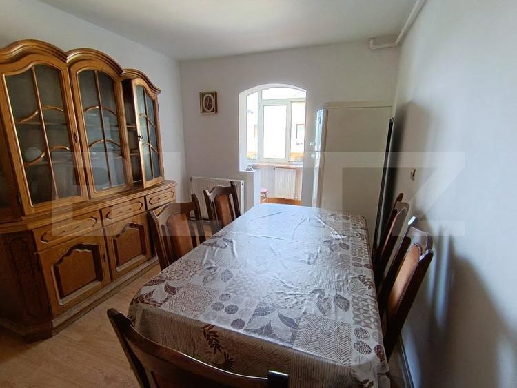 Apartament cu 3 camere decomandat, mobilat în Nord-Est