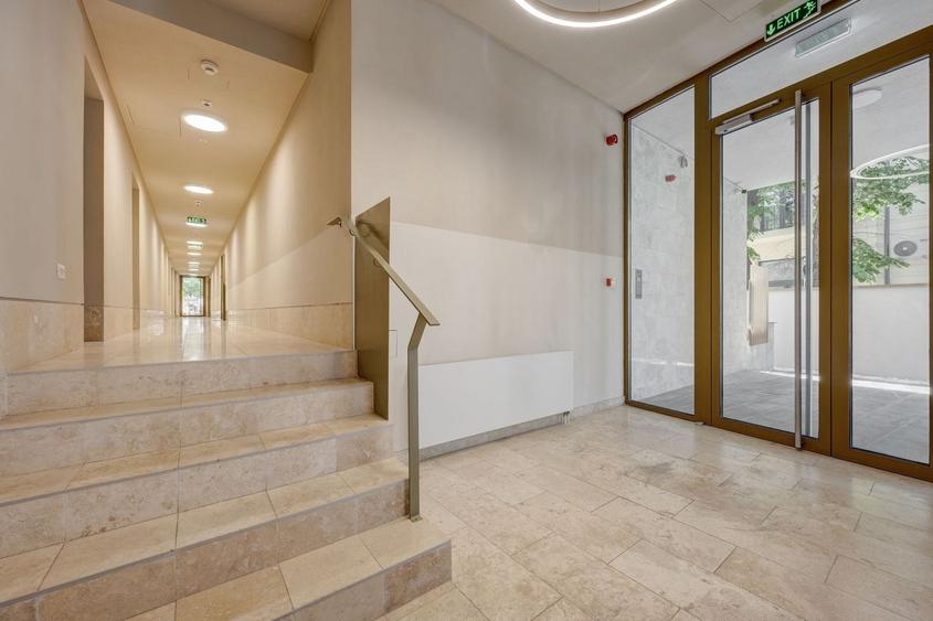 Apartament cu 2 camere semidecomandat, mobilat în Victoriei