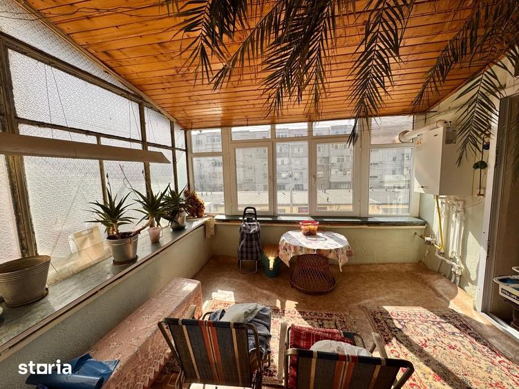 Apartament cu 4 camere decomandat în Exterior Vest