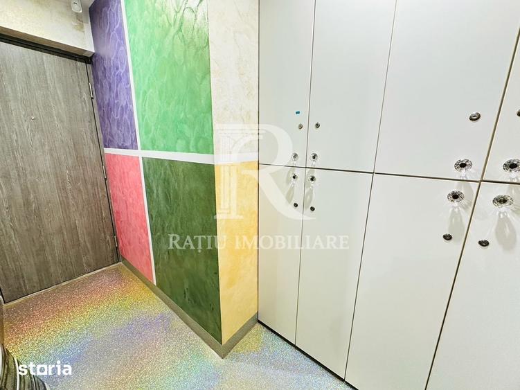 Casă cu 5 camere cu Teren 15 Mp în Rogerius
