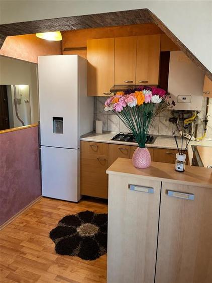 Apartament cu 3 camere semidecomandat în Cedonia