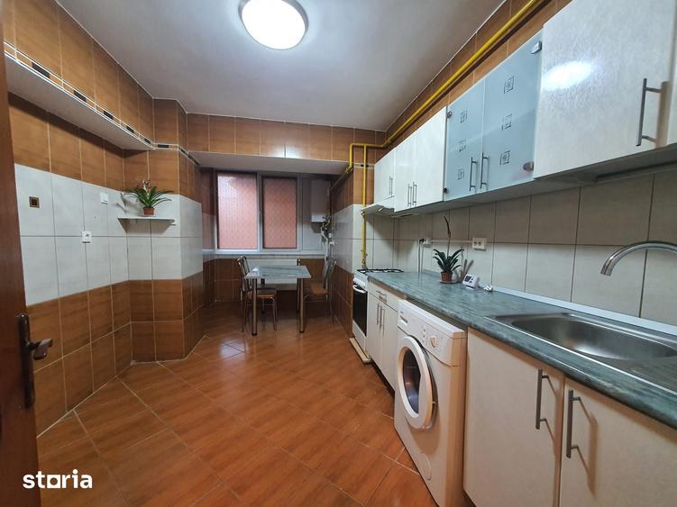 Apartament cu 3 camere decomandat în Mazepa 2