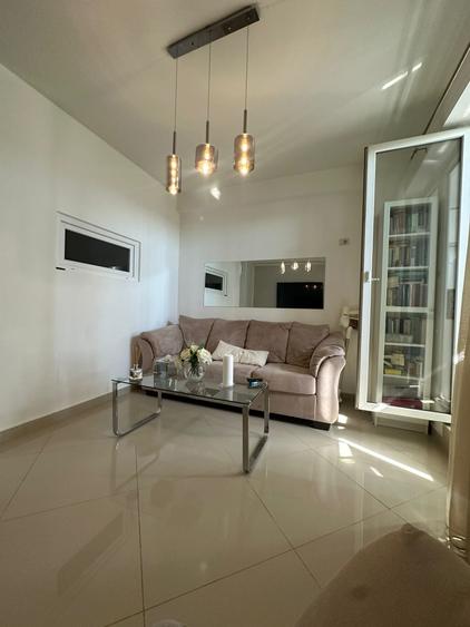 Apartament cu 2 camere semidecomandat în Chiajna