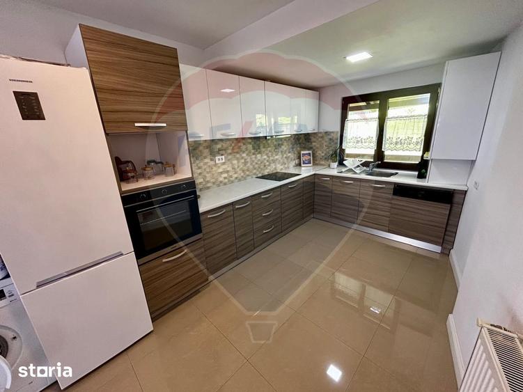 Apartament cu 3 camere în Săsar