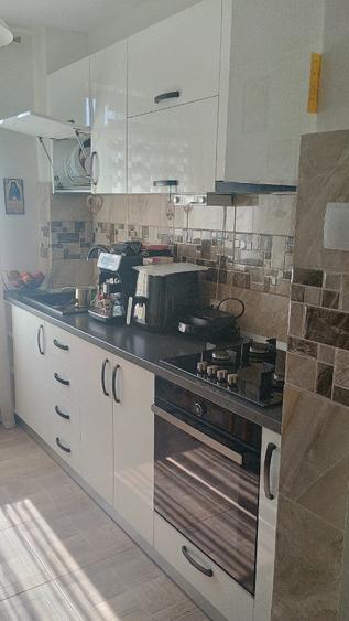 Apartament cu 3 camere semidecomandat în Brazda lui Novac