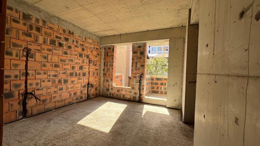 Apartament cu 2 camere decomandat în Valea Oltului