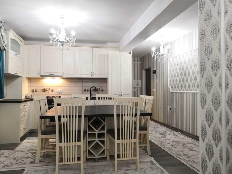 Apartament cu 3 camere decomandat în Central