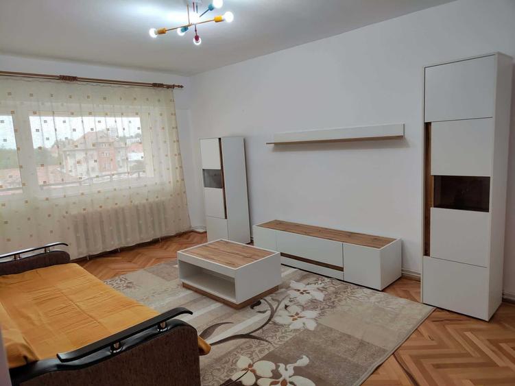 Apartament cu 2 camere decomandat în Ultracentral