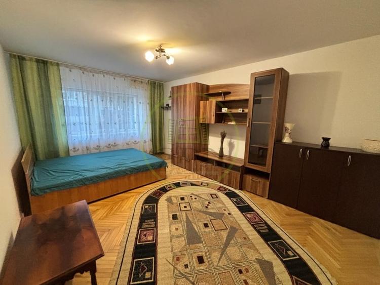 Apartament cu 2 camere decomandat, mobilat în Lăpuș Argeș