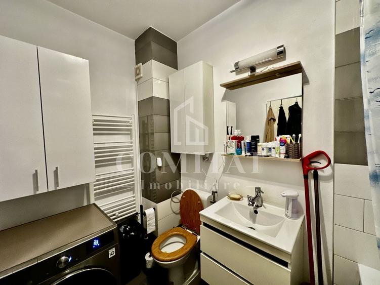 Apartament cu 3 camere semidecomandat, mobilat în Florești