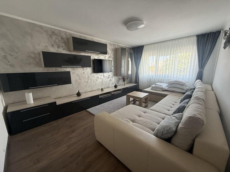 Apartament cu 2 camere decomandat în Lotus