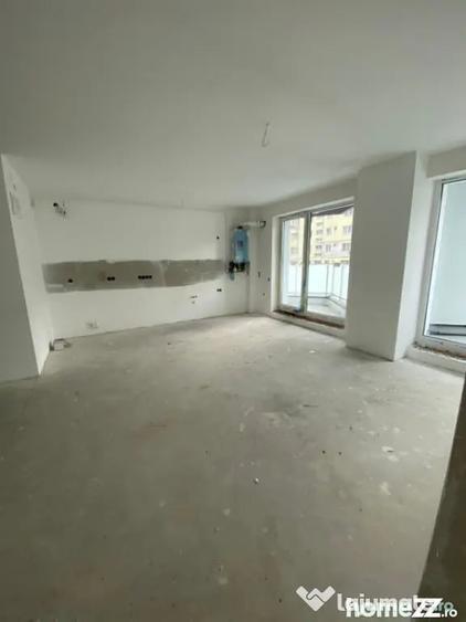 Apartament cu 3 camere semidecomandat în Central