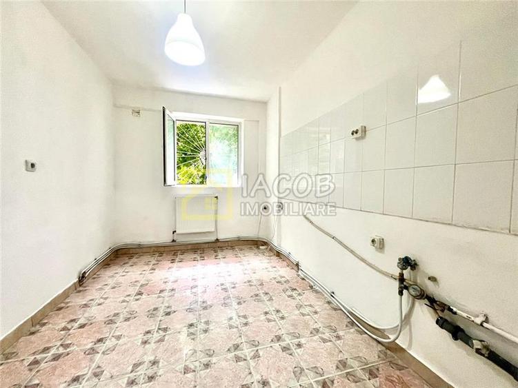 Apartament cu 2 camere decomandat, mobilat în Mioriței