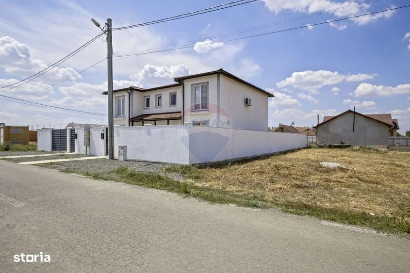 Casă cu 4 camere în Vladimirescu