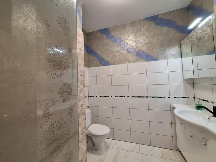Apartament cu 2 camere semidecomandat, mobilat în Florești