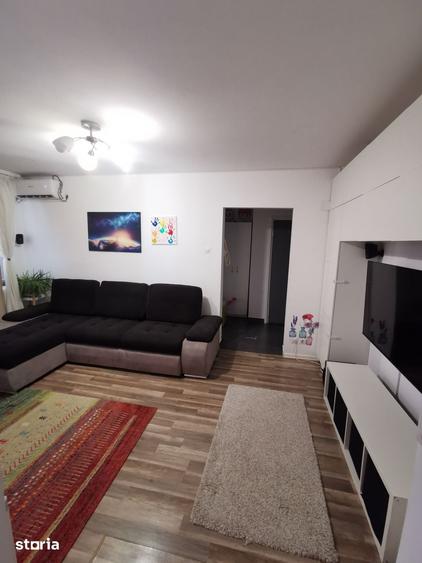 Apartament cu 2 camere semidecomandat în Berceni