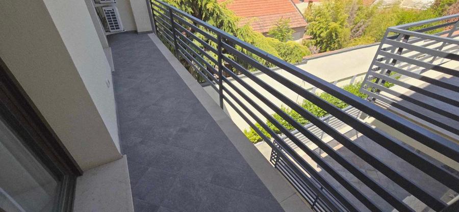 Apartament cu 3 camere nedecomandat în Central