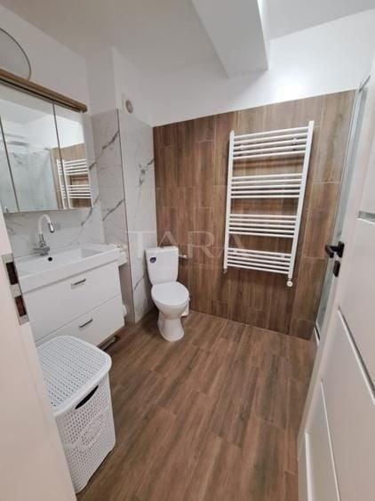 Apartament cu 3 camere semidecomandat, mobilat în Vest