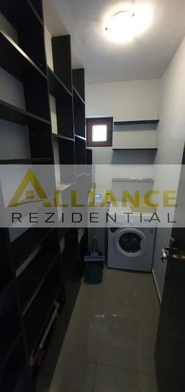 Apartament cu 5 camere decomandat, mobilat în Central