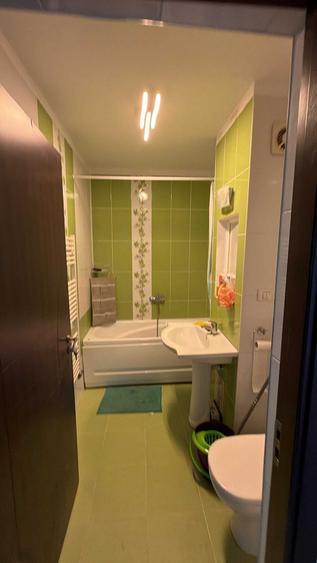 Apartament cu 2 camere semidecomandat în Grădiște