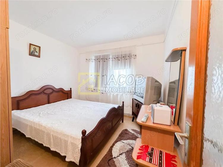 Apartament cu 2 camere semidecomandat în Bistrița Lac