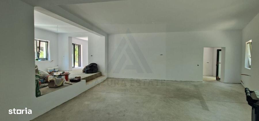 Casă cu 4 camere în Cisnădioara