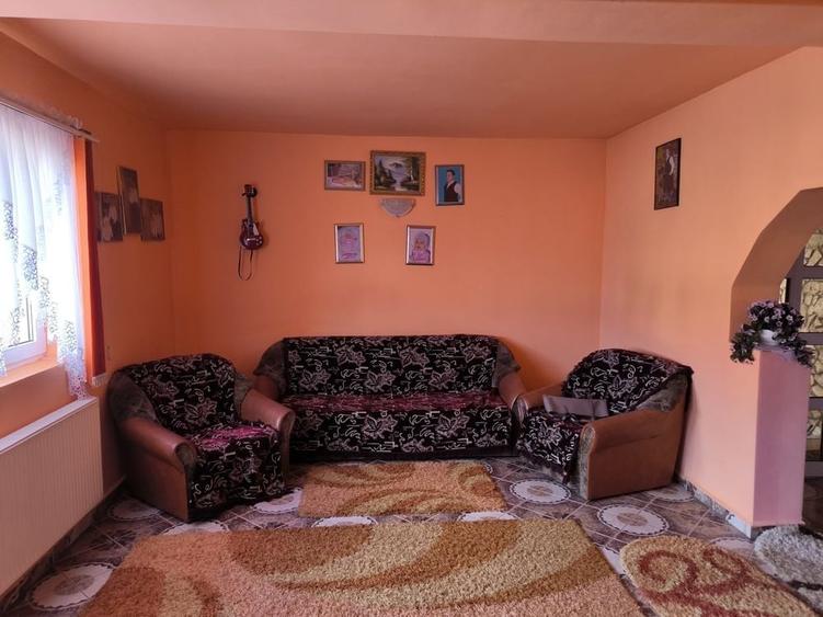 Casă cu 4 camere în Vetiș